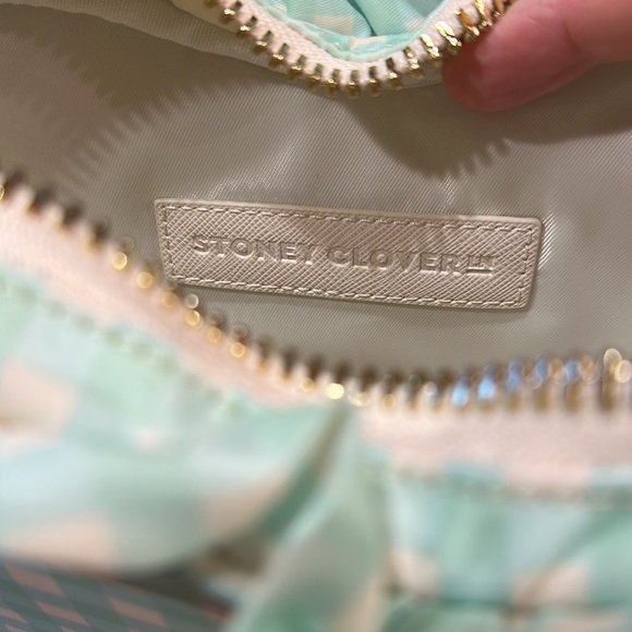 Ruffle heart pouch - Picture 4 of 4